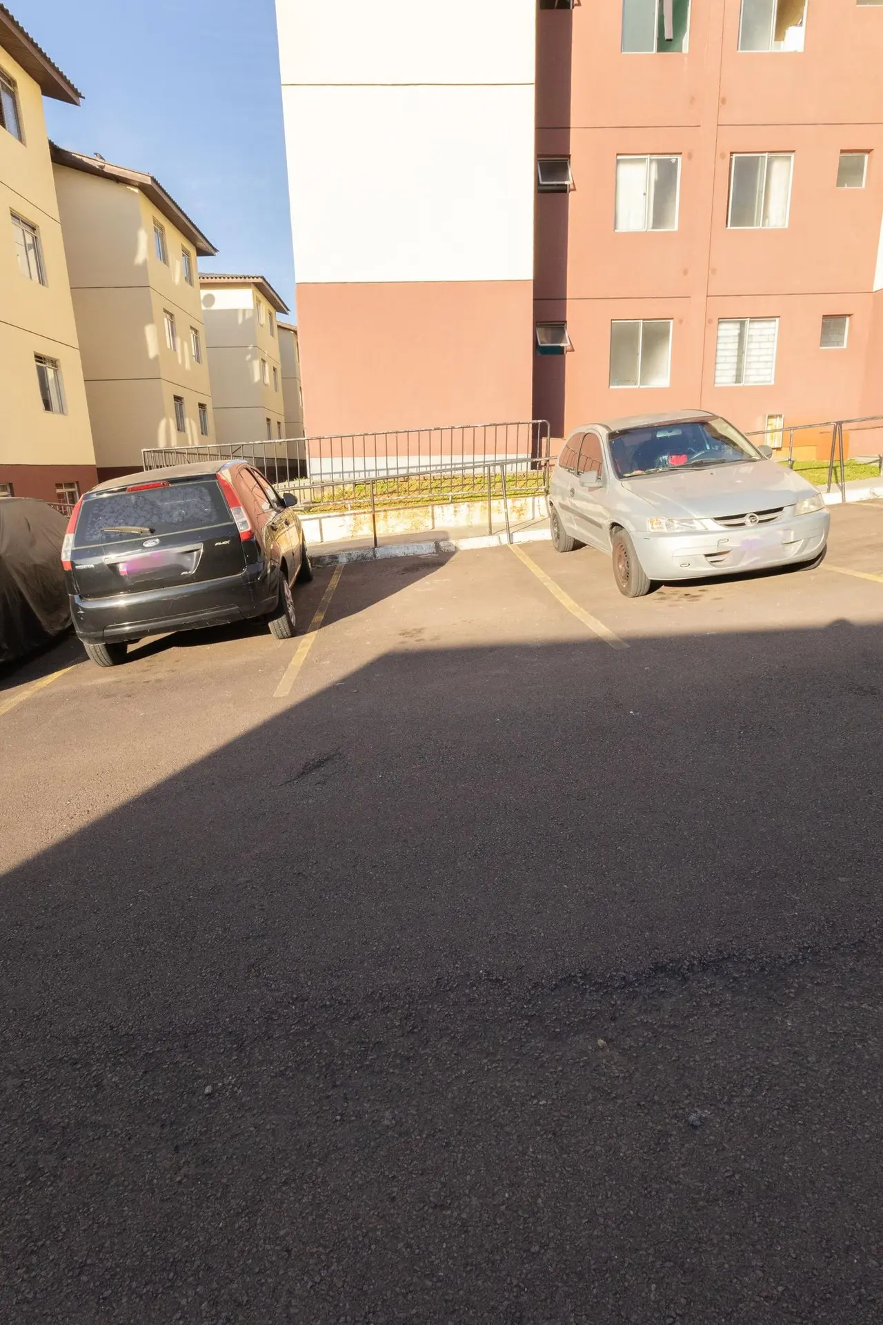 Unfurnished apartment with 2 bedrooms and 2 parking spaces