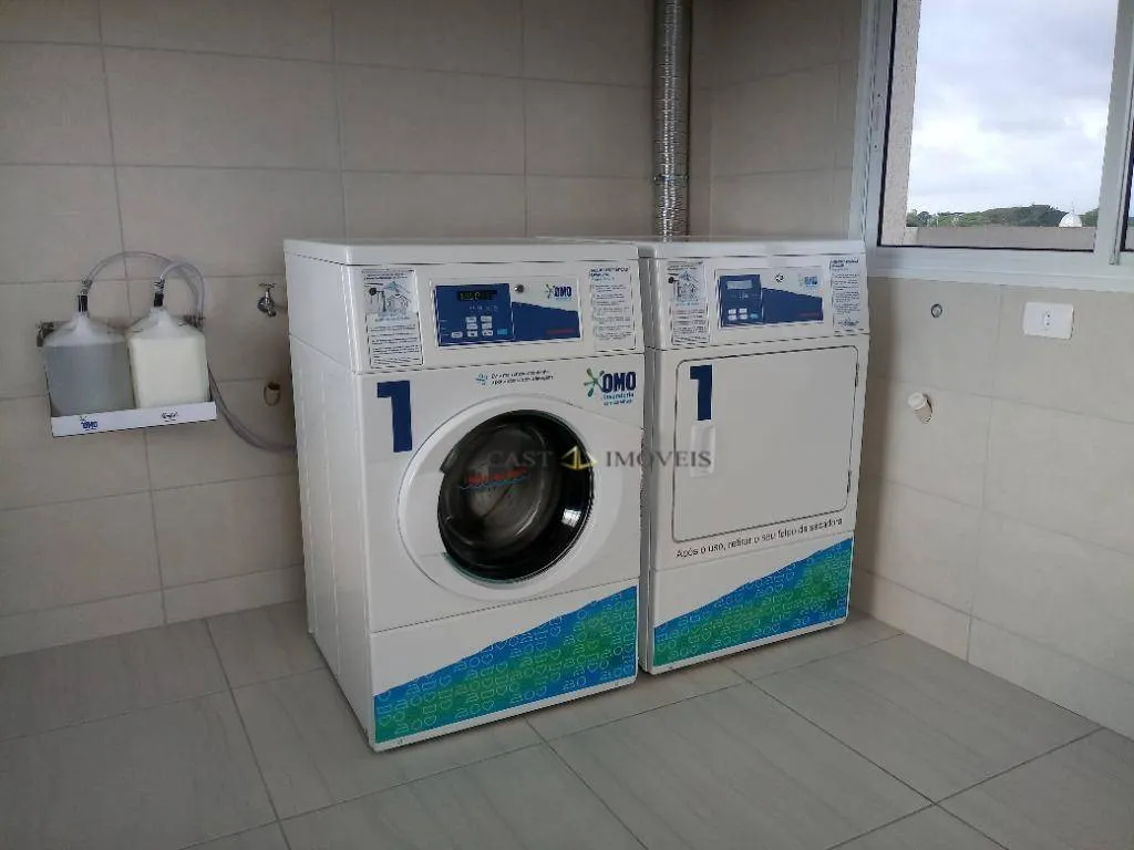 One-bedroom apartment with a washing machine — photo 13