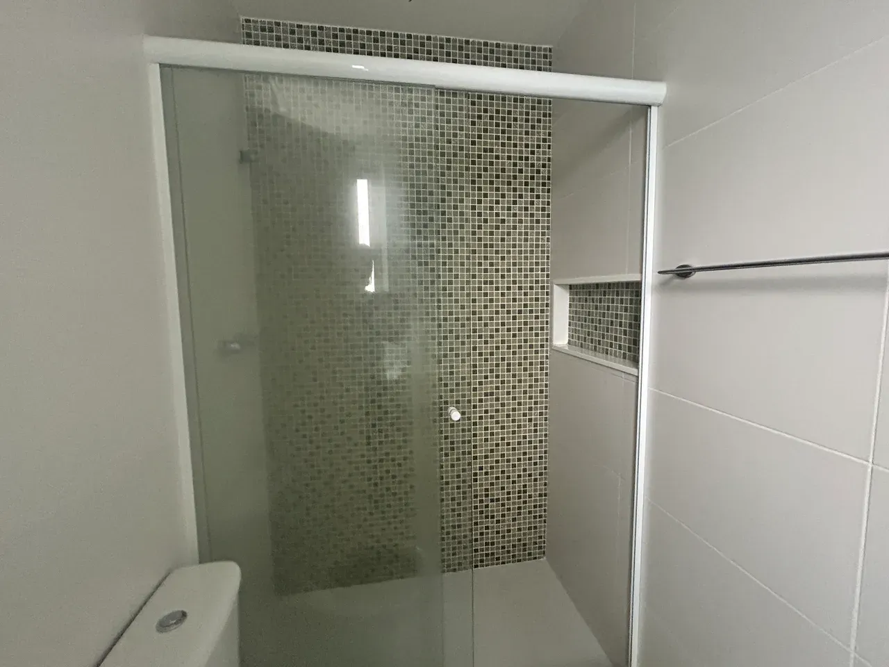 Balcony with a grill in a 3-bedroom apartment, 179 m² — photo 15