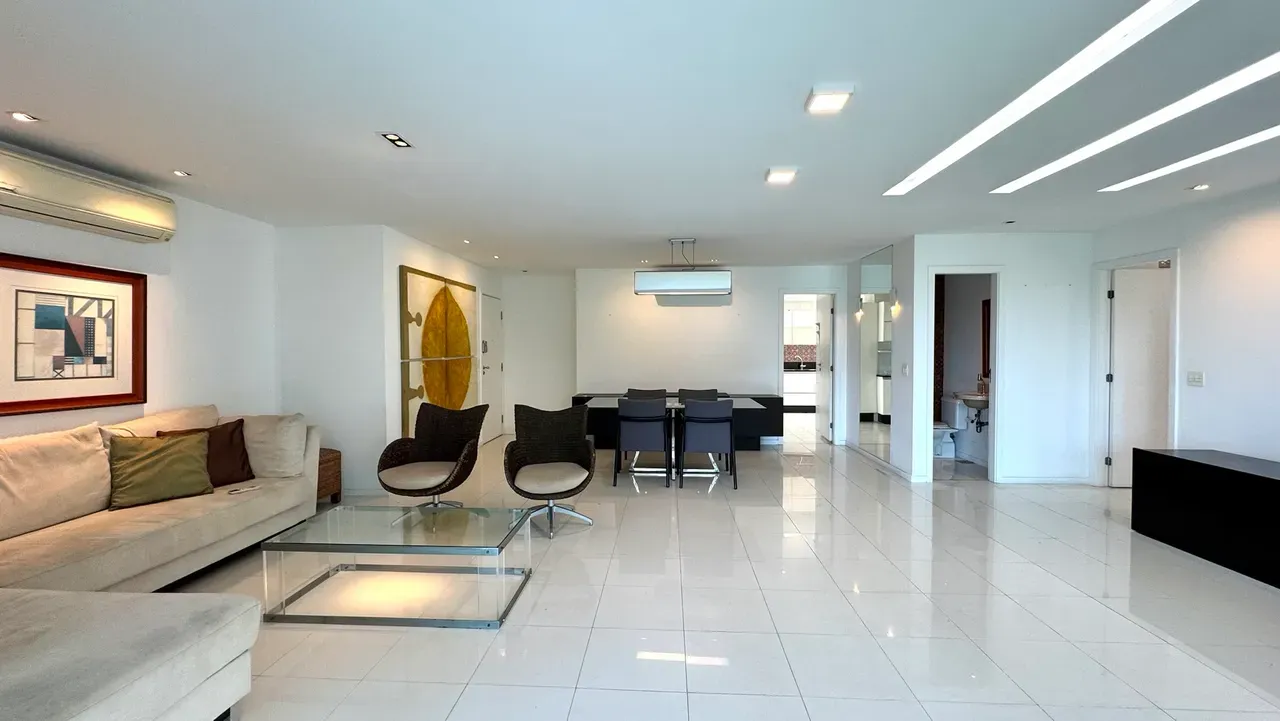 Apartment on the 3rd floor with floor-to-ceiling windows — photo 8