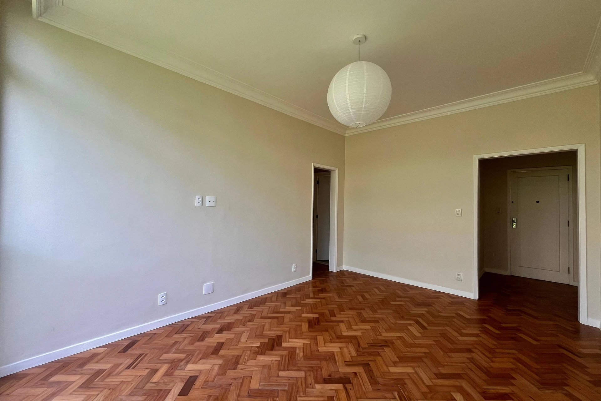 2-bedroom apartment with floor-to-ceiling windows — photo 18