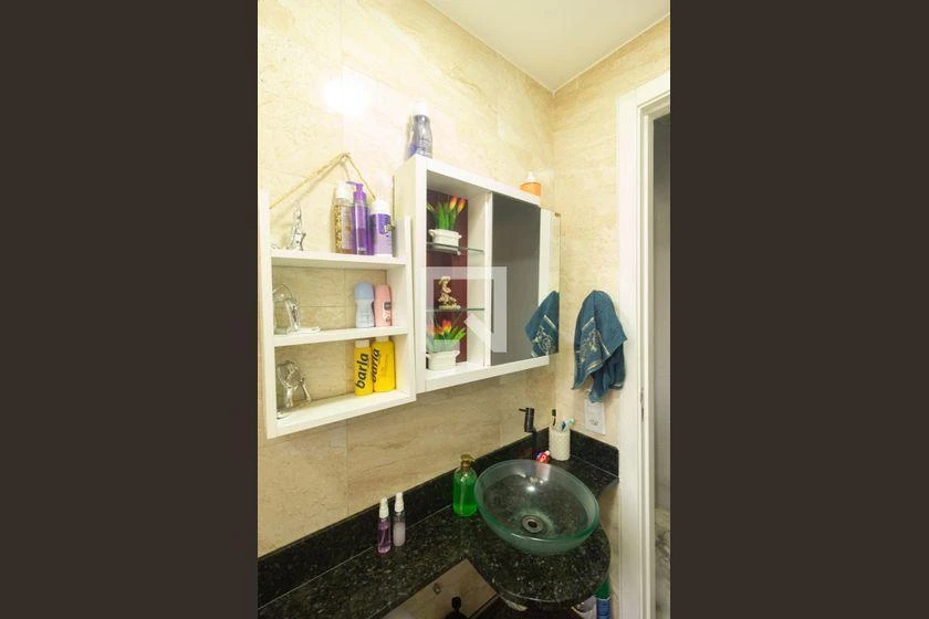 Furnished apartment with 2 bedrooms and 1 bathroom — photo 32