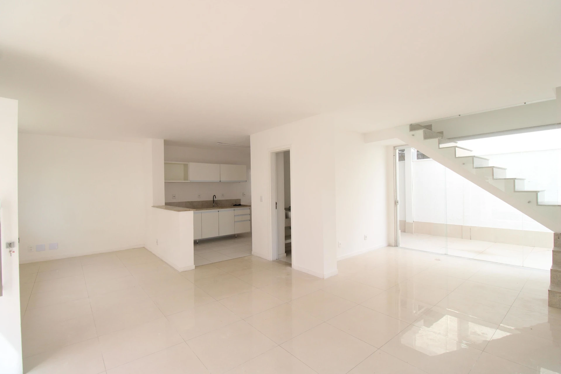 3-bedroom house with a grill on the balcony — photo 6