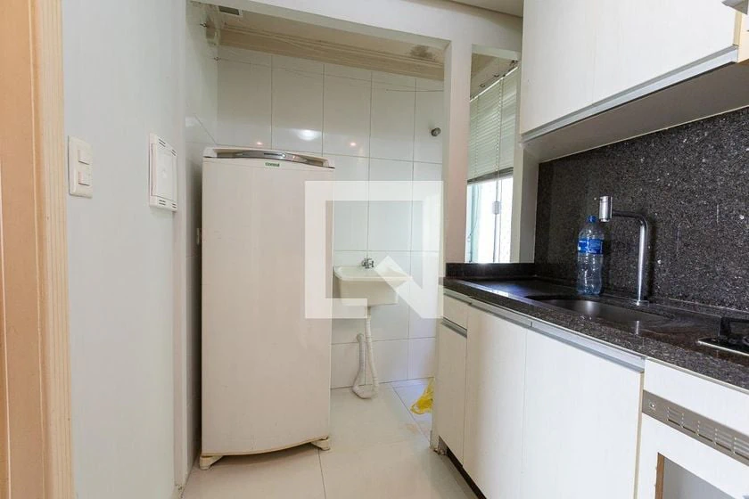 Wood or laminate floors in a 2-bedroom apartment, 60 m² — photo 4
