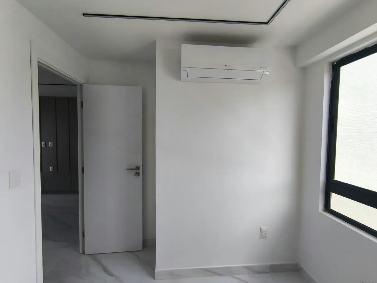 Орендна квартира з 2 спальнями та балконом — photo 3