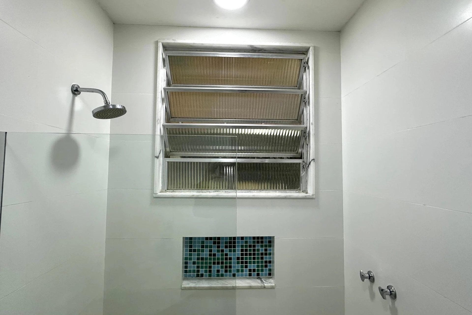 Apartamento mobiliado com 1 quarto, varanda e 2 banheiros — photo 8