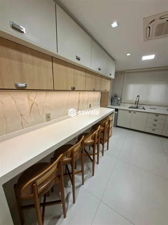 Furnished apartment with 4 bedrooms and open kitchen — photo 40