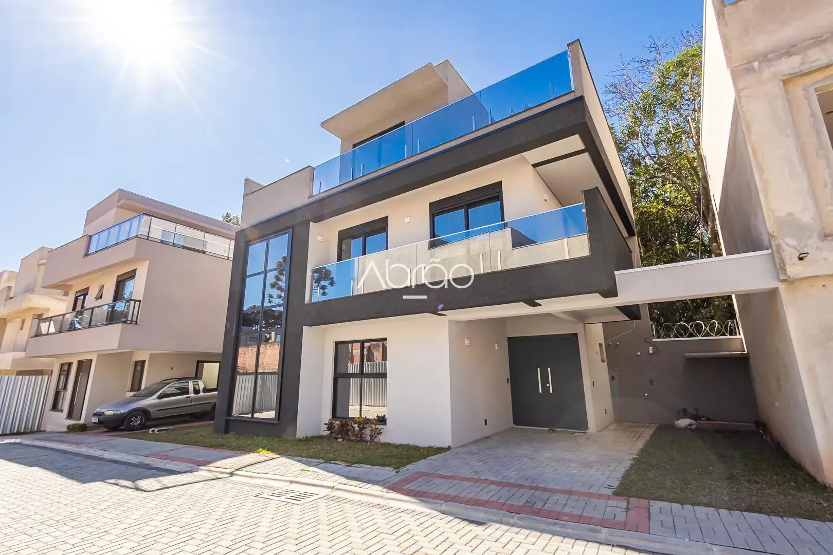 Townhouse in a gated community with 3 bedrooms and open kitchen — photo 25