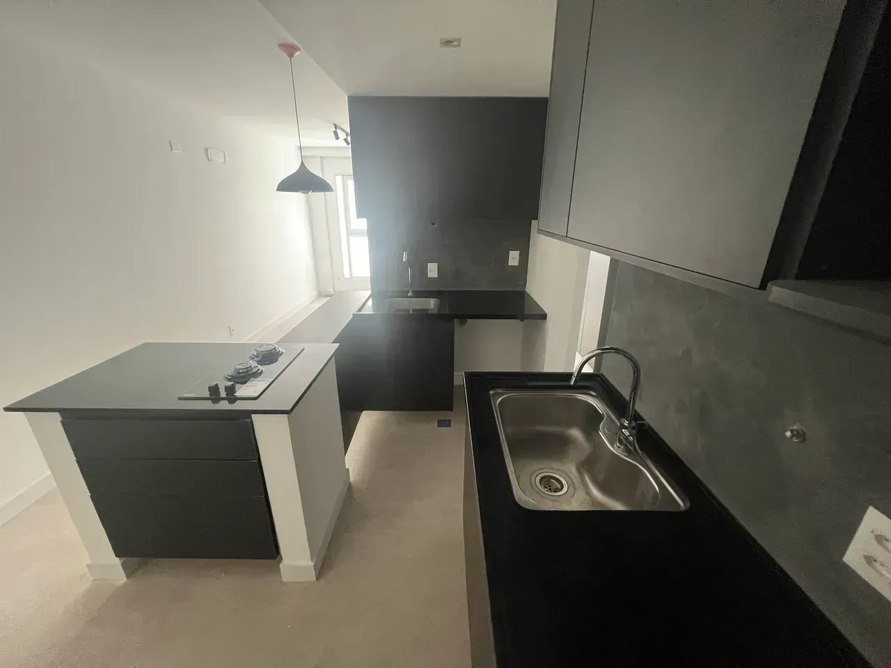 1-bedroom apartment with open-plan gas kitchen — photo 10