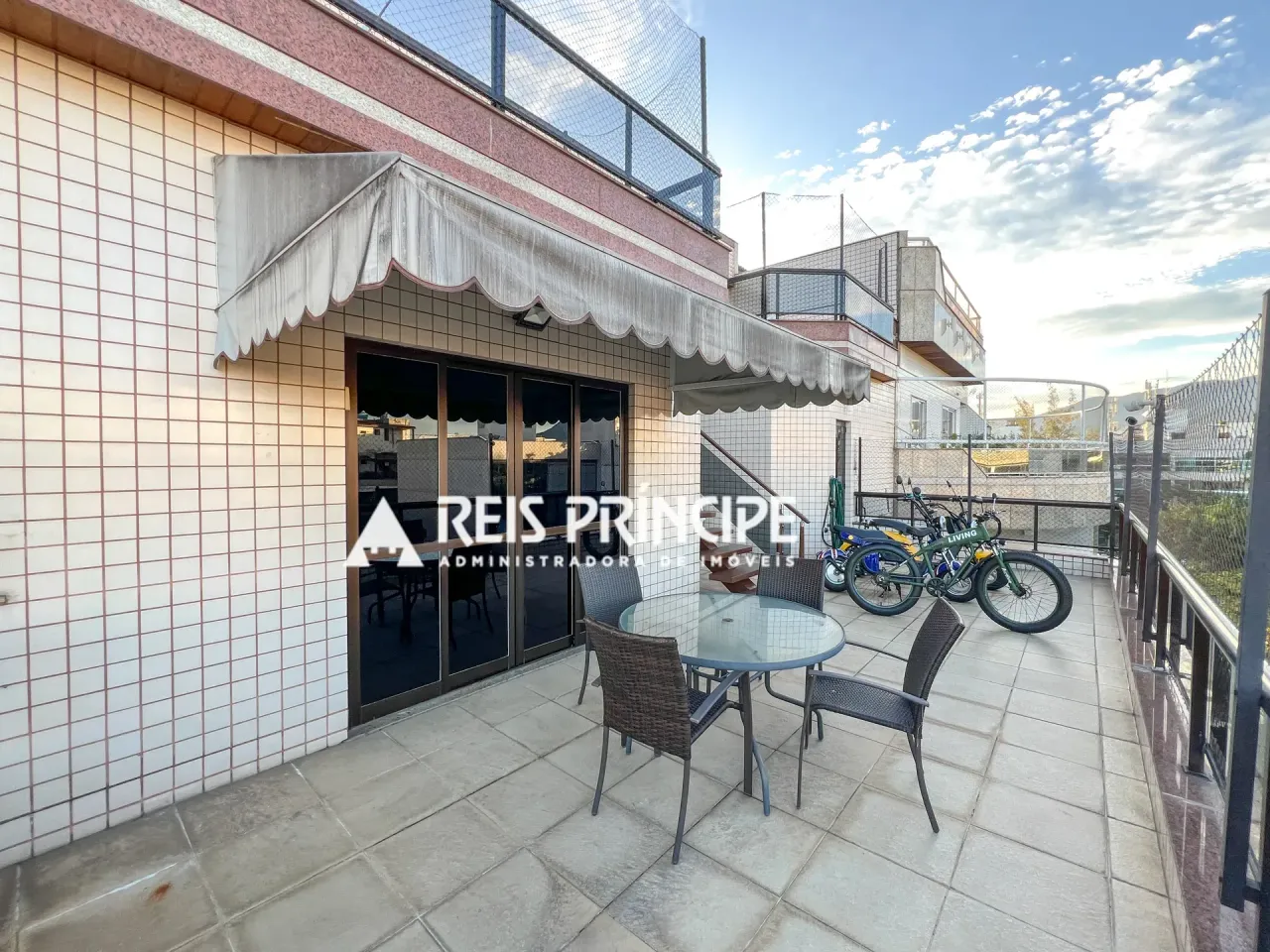 Furnished apartment with 5 bedrooms and a balcony — photo 19