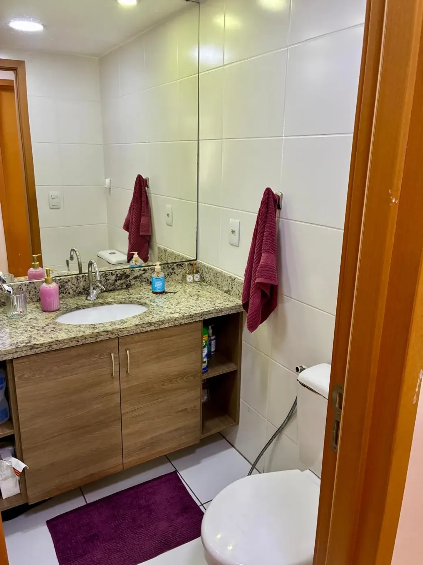Furnished 2-bedroom apartment with en-suite and parking — photo 45