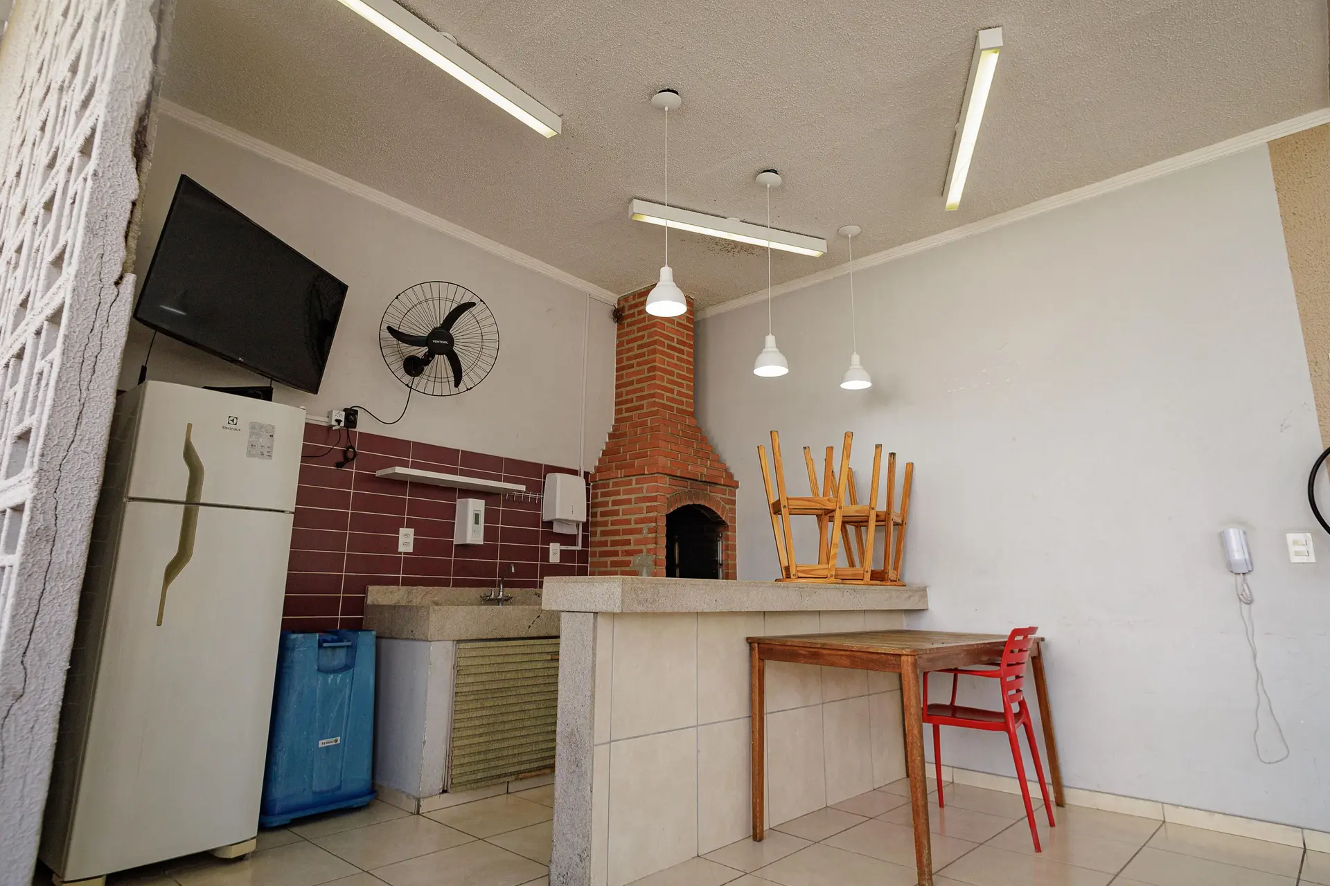 Unfurnished 2-bedroom apartment with 1 bathroom — photo 26