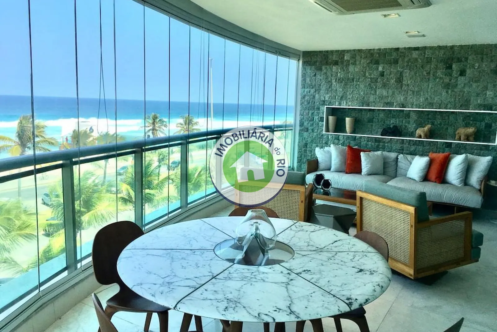 Furnished apartment with 3 bedrooms and 5 bathrooms