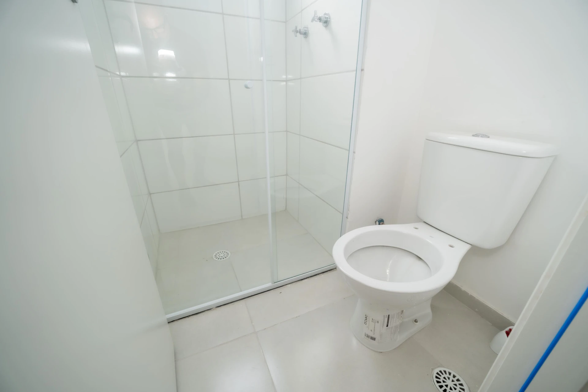 2-bedroom apartment in a building with a gym — photo 46