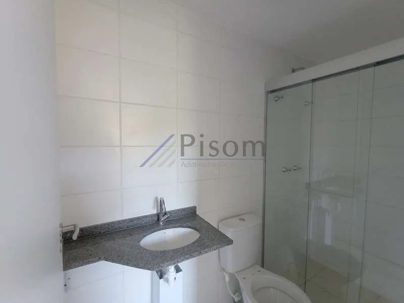 3-bedroom apartment with a glass-enclosed balcony — photo 18