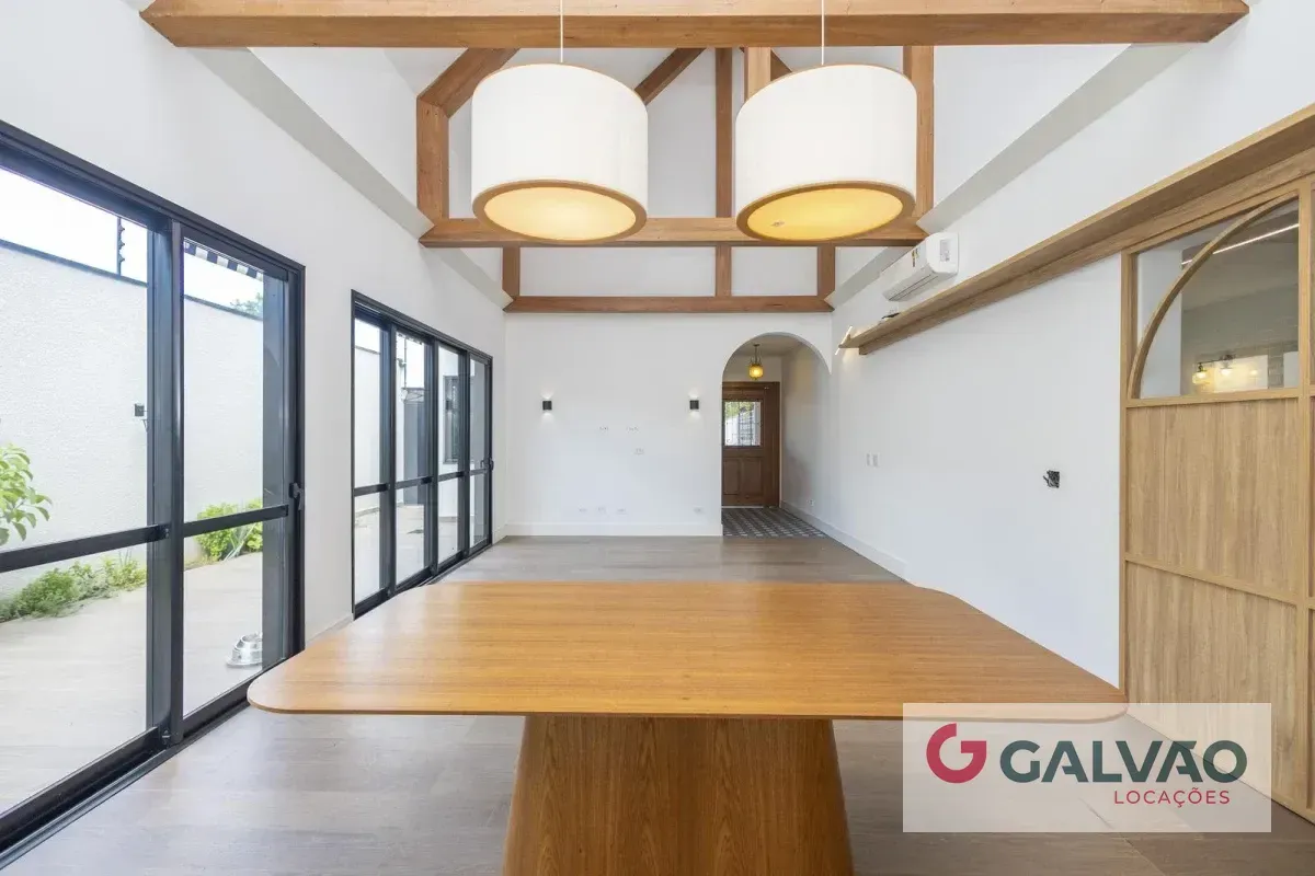 Single-storey house with 3 bedrooms, open kitchen, 4 spots