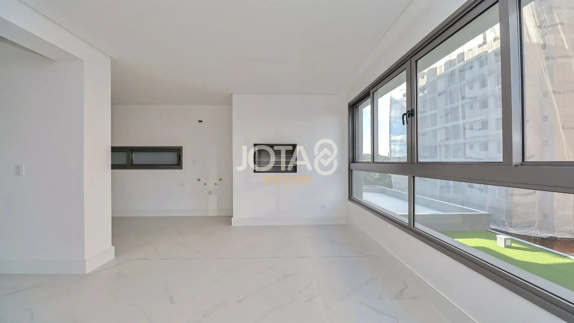 Квартира з 3 спальнями-сюїтами 193 м² і 4 паркомісця — photo 29