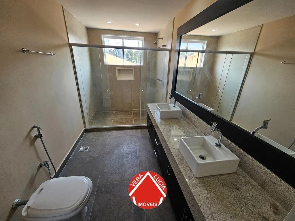 Casa, 600 m², com closet — photo 18