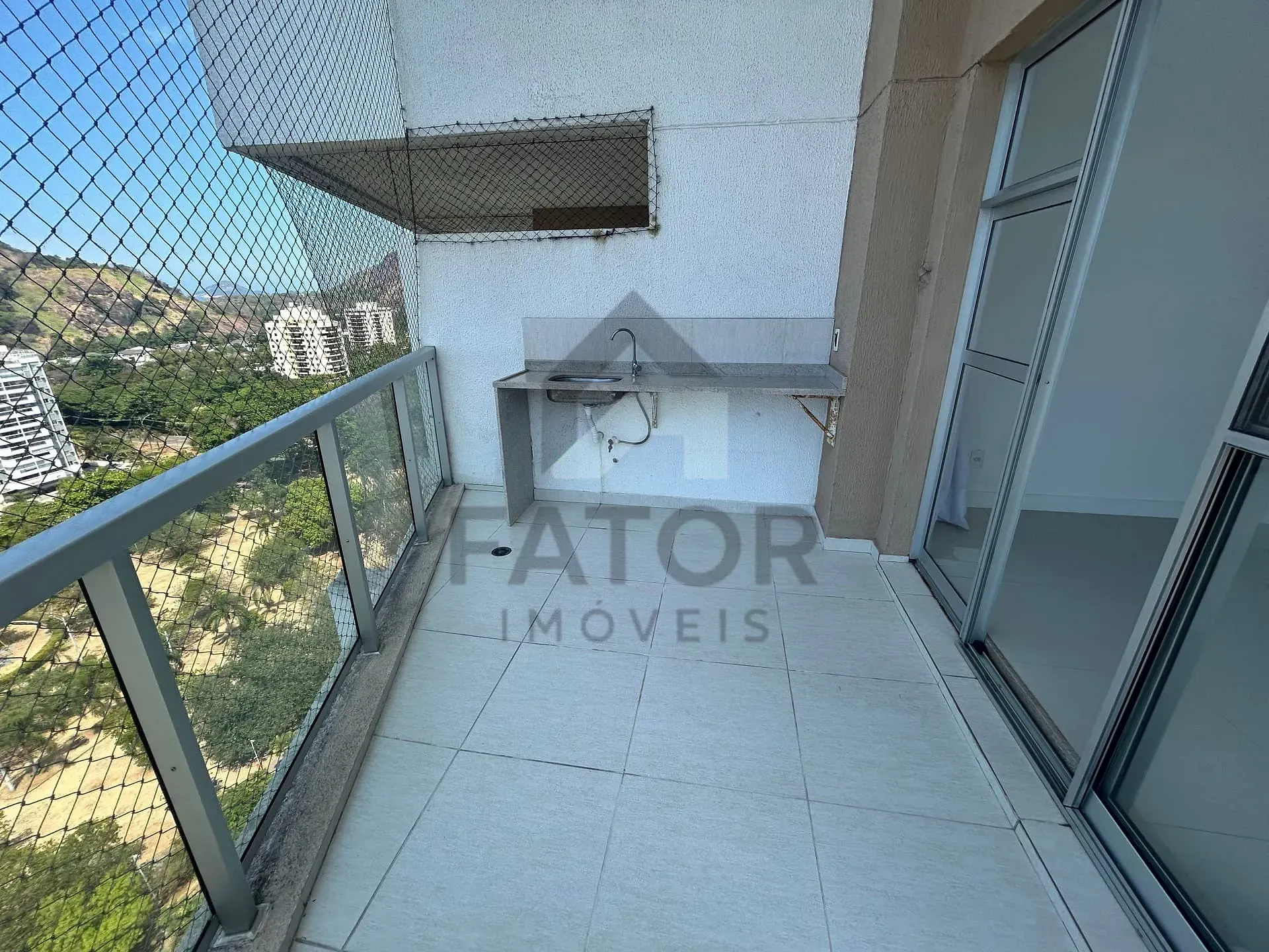 Rental apartment with 3 bedrooms, 3 baths and balcony — photo 42