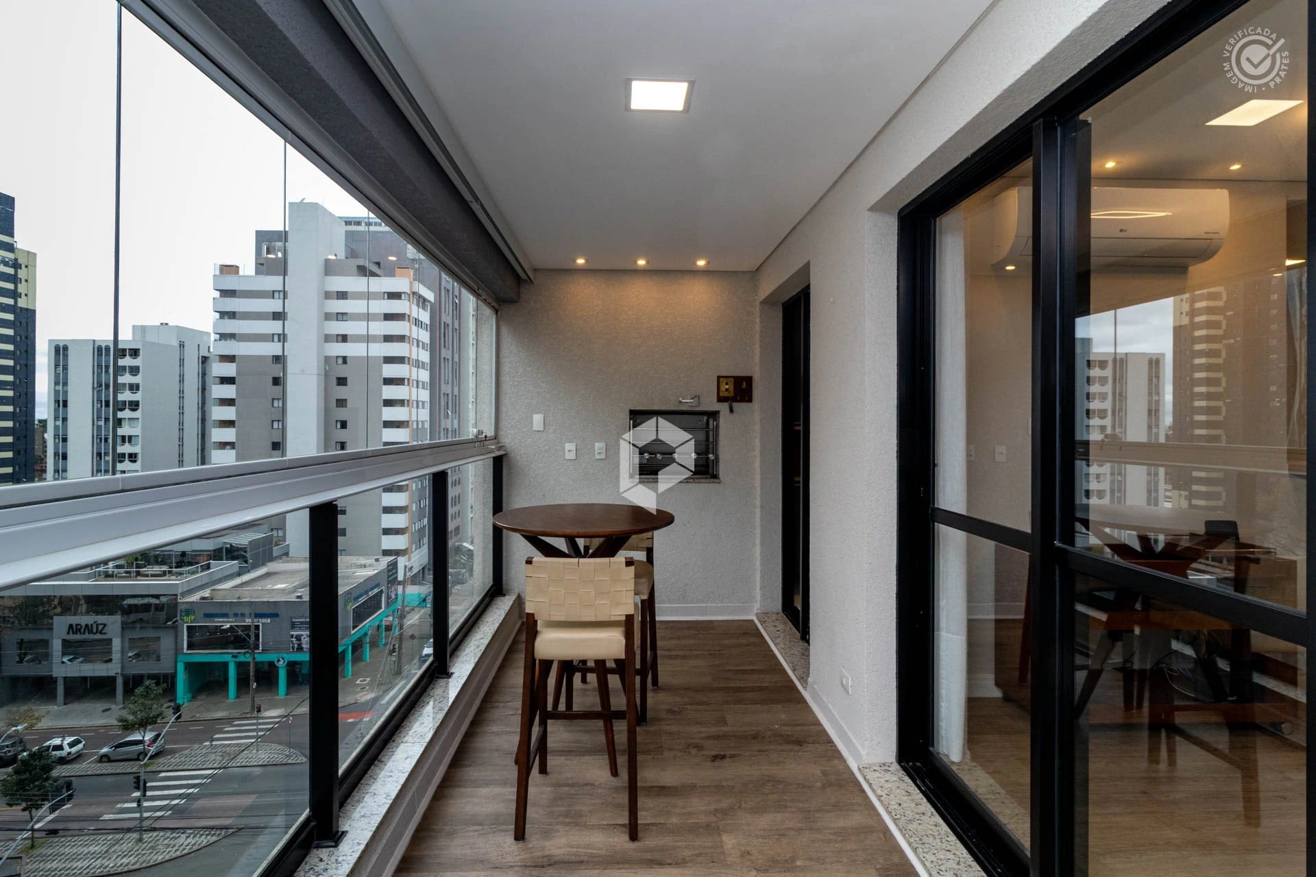 3 en-suite bedroom apartment with 153 m² and 2 parking spots — photo 3
