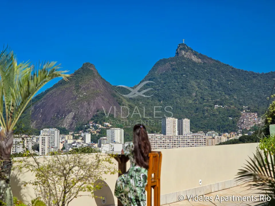 Furnished 715 m² apartment with 4 en-suite bedrooms — photo 29