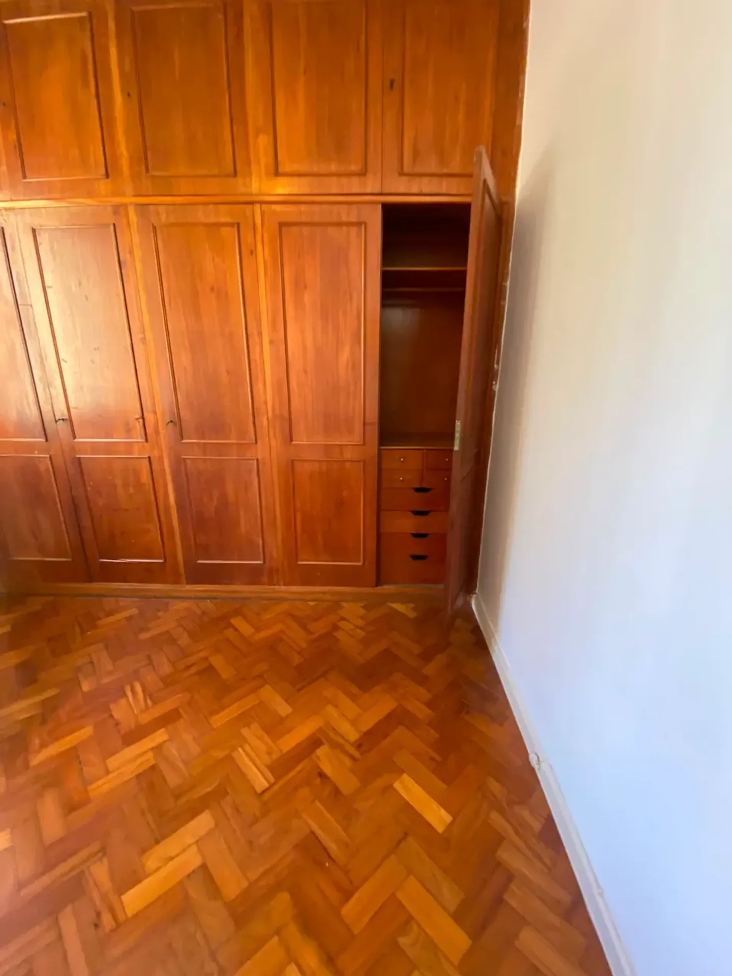3-bedroom apartment with balcony, 137 m² — photo 9