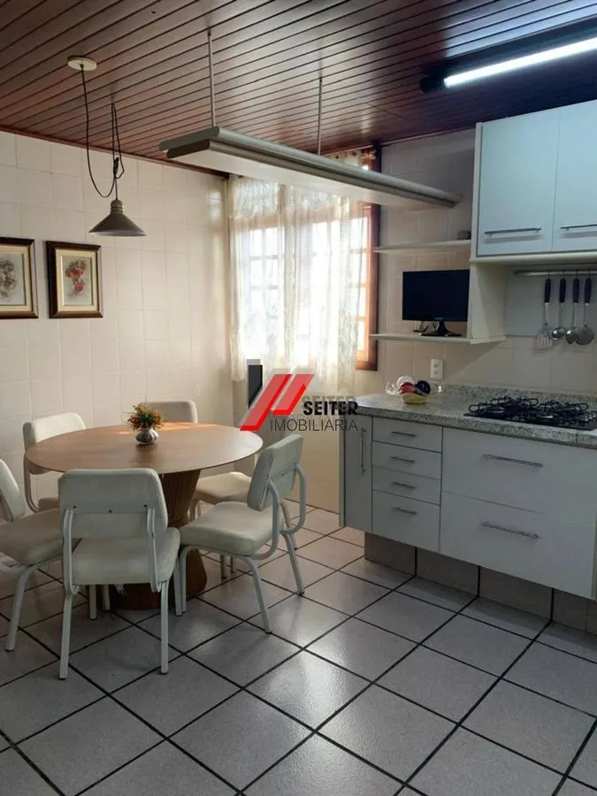 4-bedroom rental house with 410 m² and 6 parking — photo 3