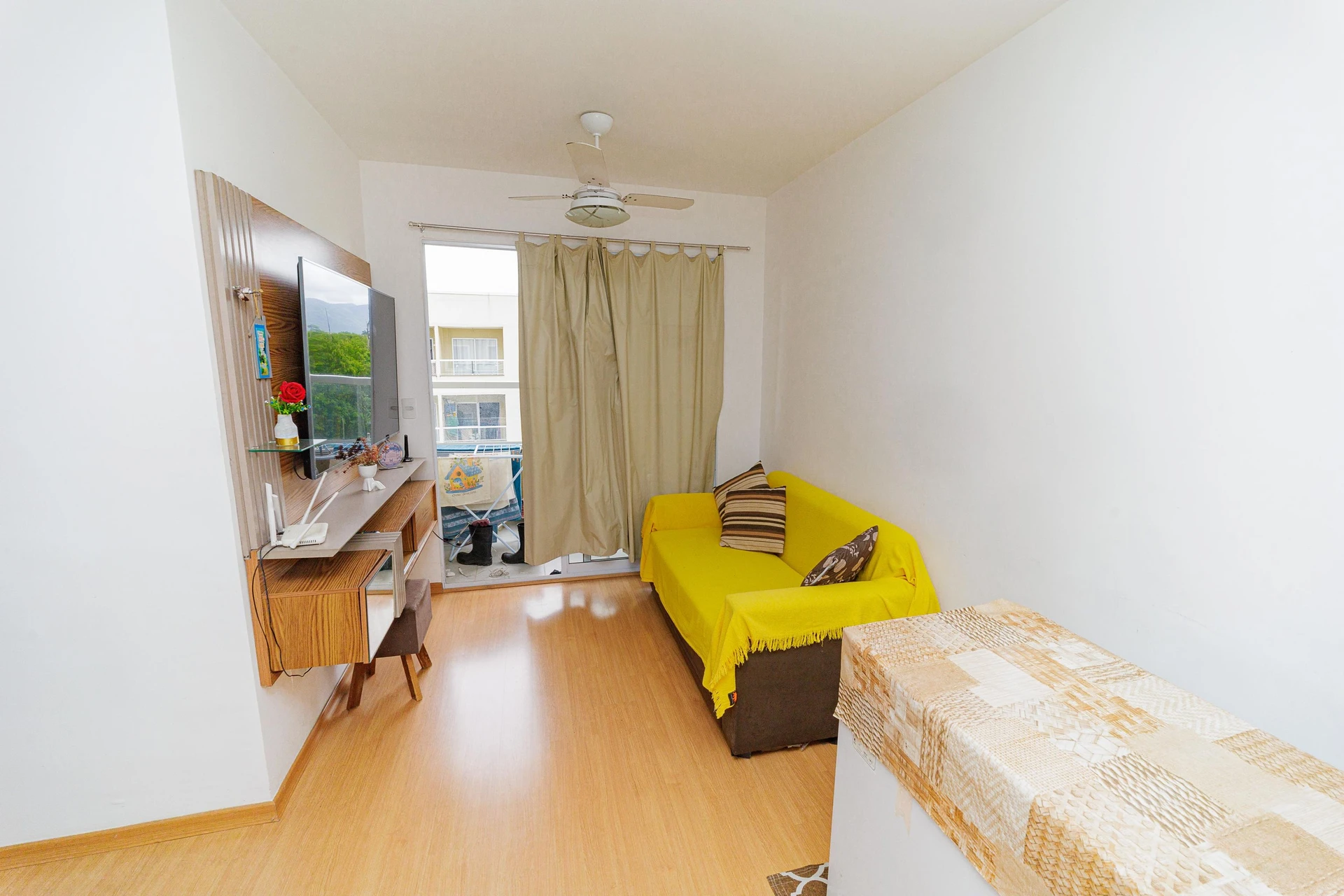 Glass-enclosed balcony in a 2-bedroom apartment, 44 m² — photo 11