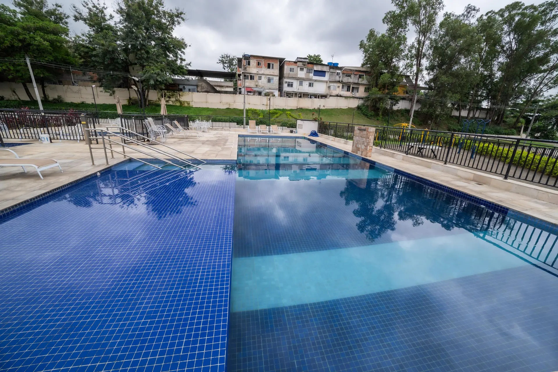 Furnished apartment, 48 m², with a grill on the balcony — photo 34