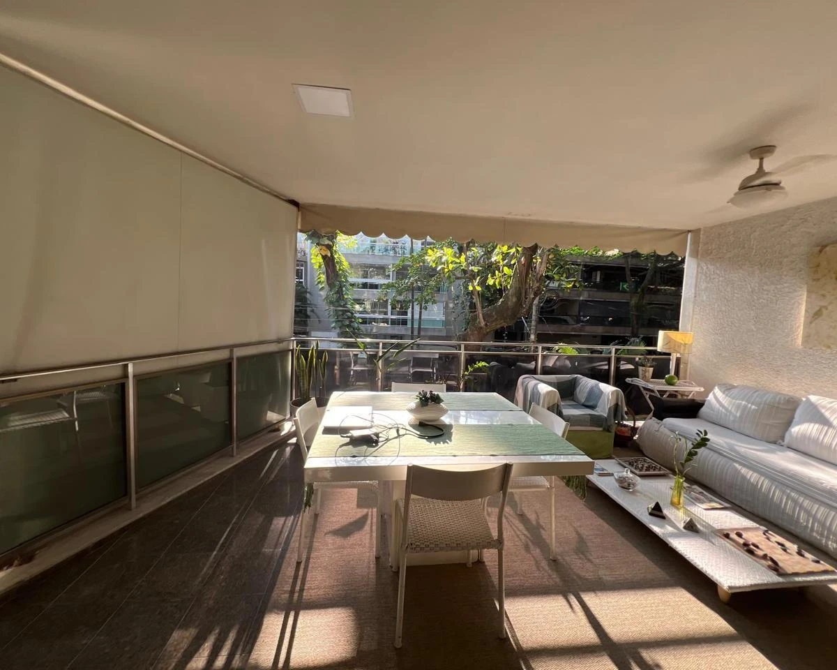 Furnished 170 m² apartment with 4 en-suite suites — photo 11