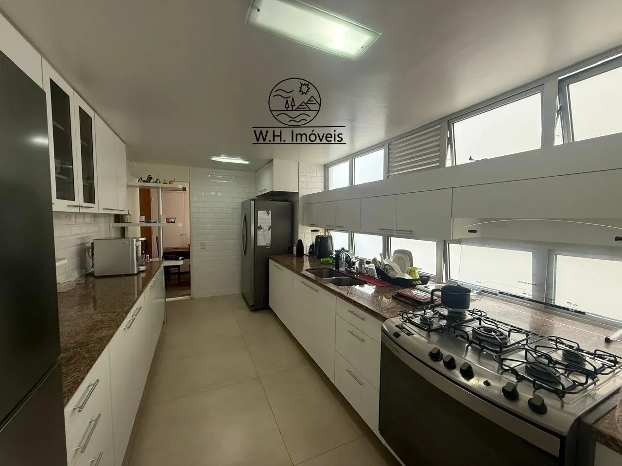 Furnished 240 m² apartment with 4 bedrooms and 2 parking — photo 6