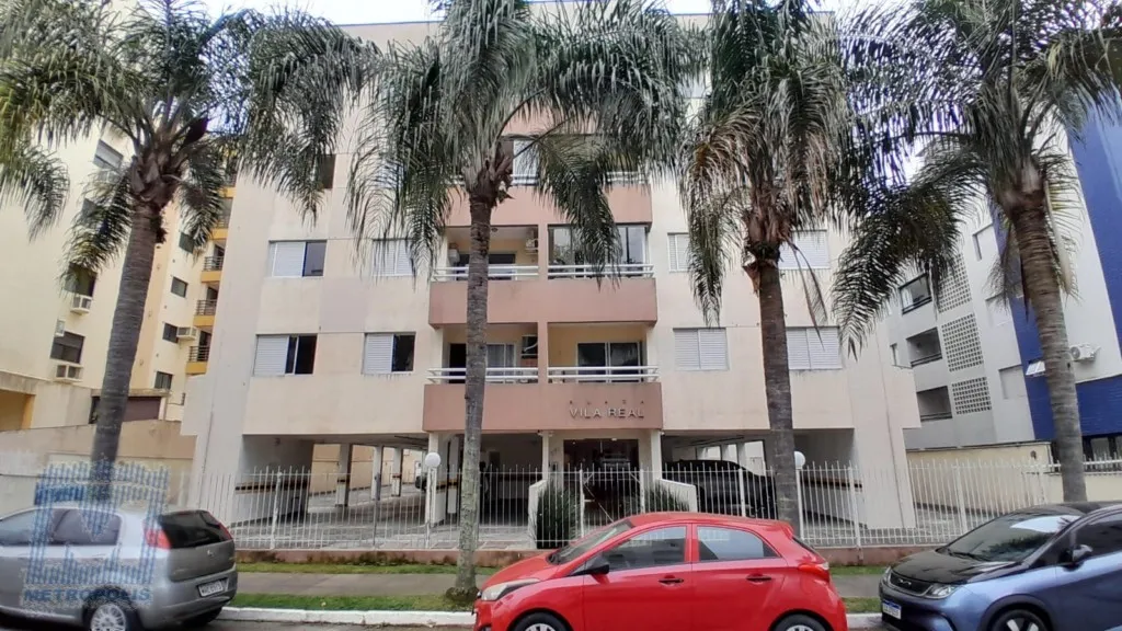 95 m² apartment with 3 bedrooms and a balcony