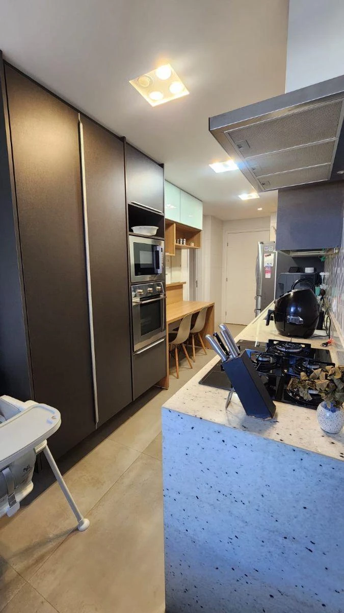 160 m² furnished apartment with 5 bedrooms and 3 parking — photo 16
