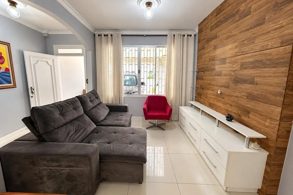 Home office in a 3-bedroom house, 148 m²