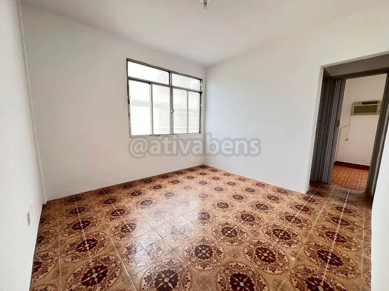 Unfurnished apartment with 2 bedrooms and 1 parking space — photo 10