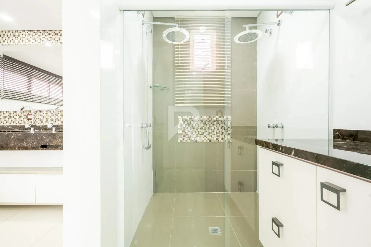 Furnished house with 4 en-suite rooms and 709 m² — photo 44