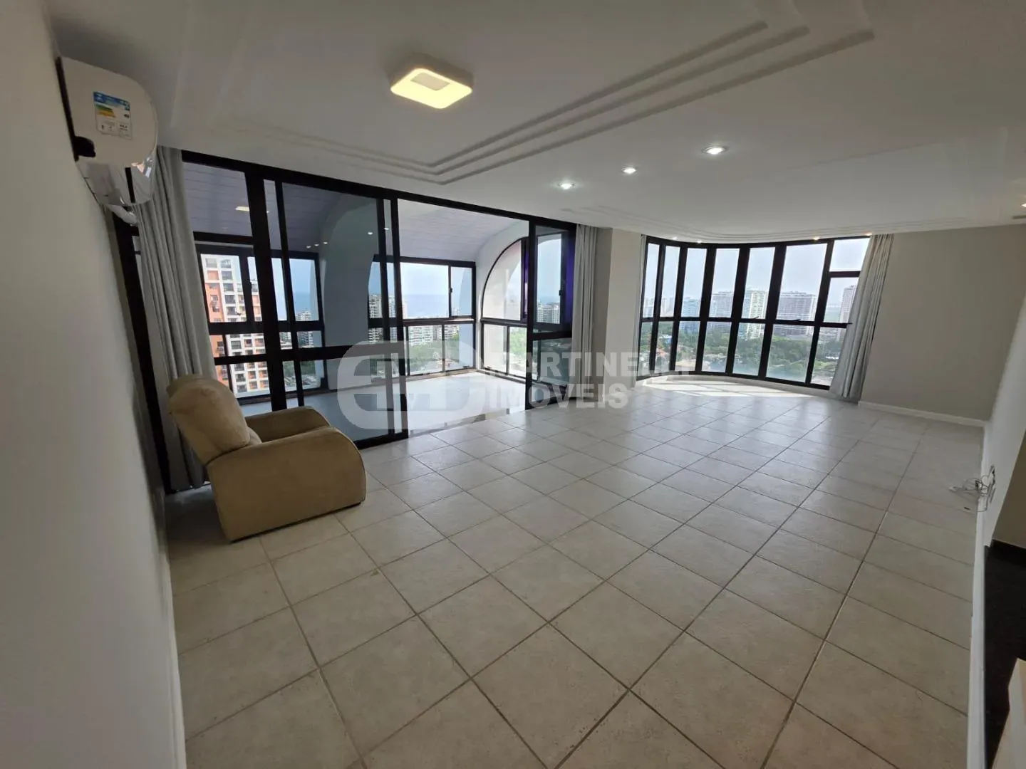 Apartamento sem mobília com 3 quartos e 5 banheiros — photo 6