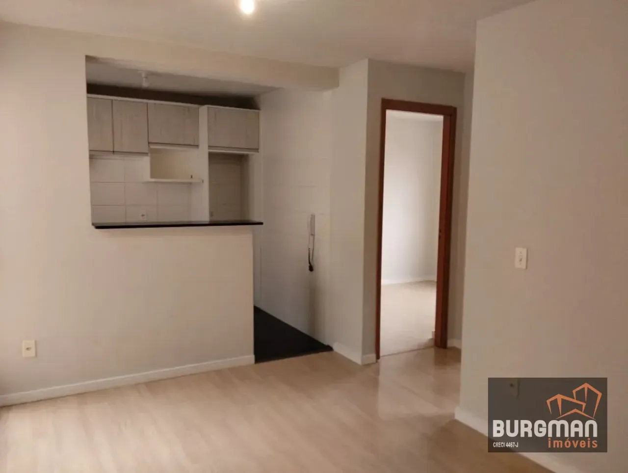 2-bedroom apartment with 1 parking space and laundry area — photo 11