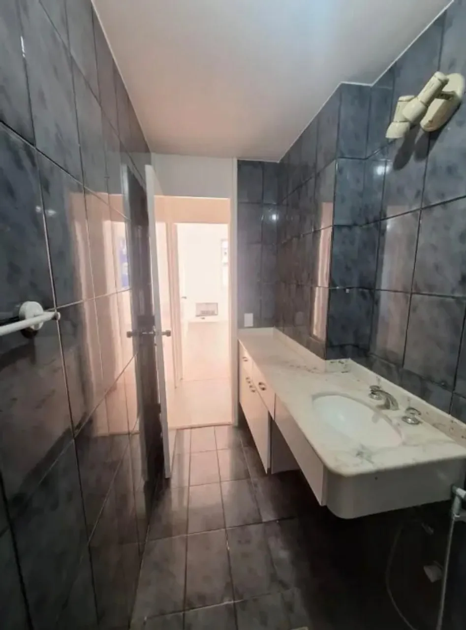 Unfurnished 2-bedroom apartment with 3 bathrooms — photo 16