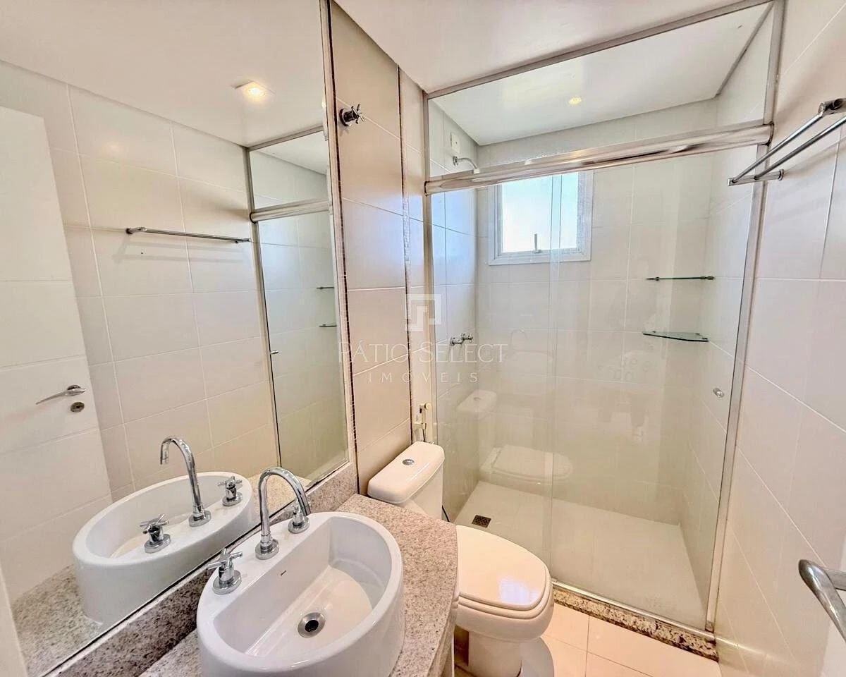 Furnished apartment with 2 bedrooms and glass balcony — photo 3