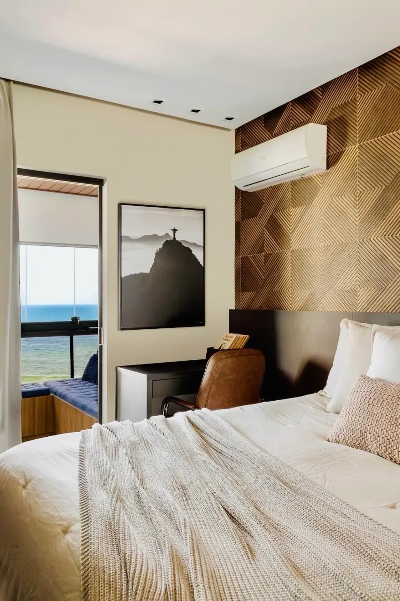 Furnished apartment, 60 m², with a water view — photo 17