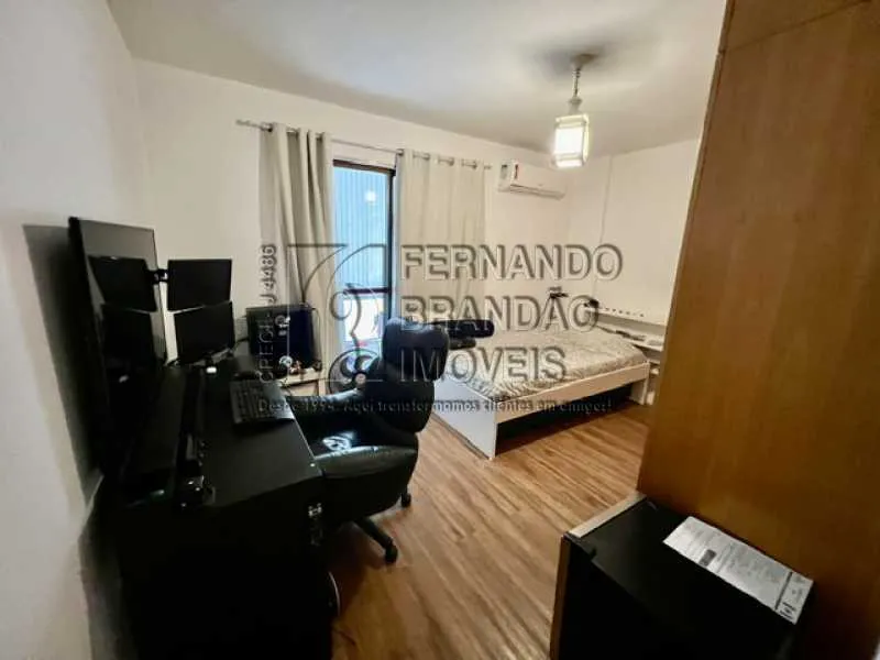 3-bedroom apartment with an open-plan kitchen — photo 4
