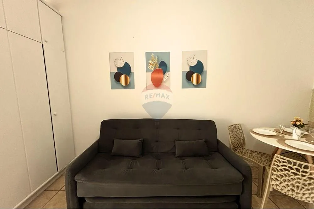 Furnished 1-bedroom apartment with balcony and water view — photo 4