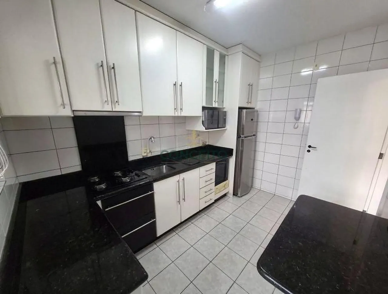 3-bedroom apartment in a building with a gym — photo 2