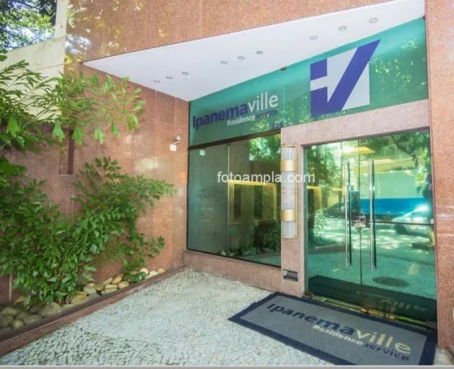 Furnished 1-bedroom apartment with glassed-in balcony — photo 13