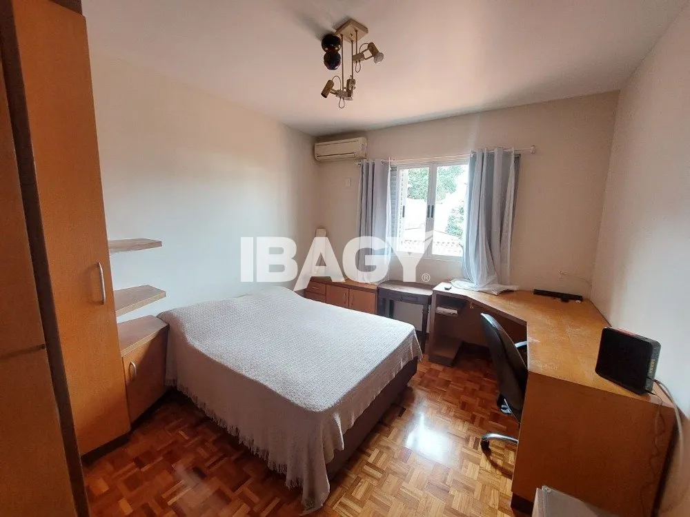 Furnished house with 5 bedrooms and 4 parking spots — photo 23