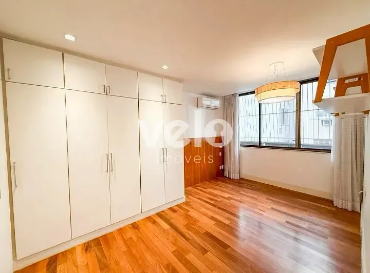260 m² apartment with 3 bedrooms and 4 bathrooms — photo 5