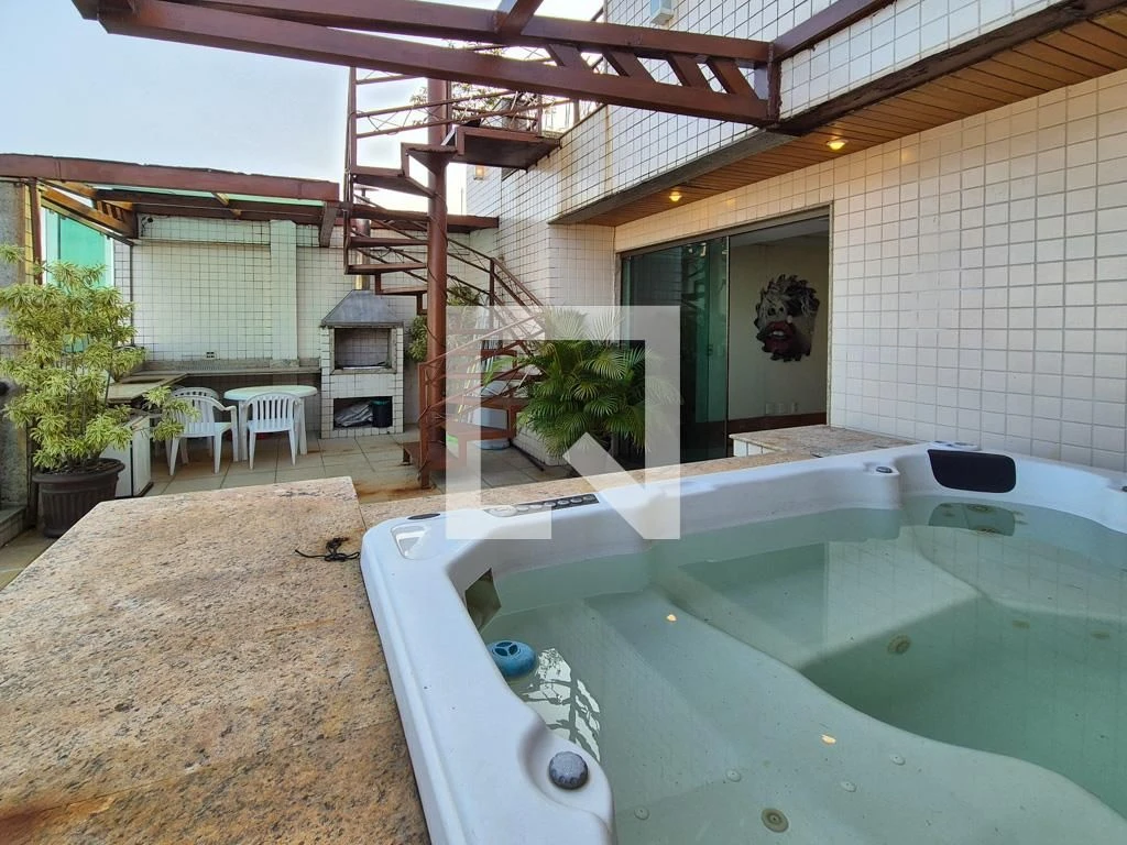 Furnished apartment with 5 en-suite bedrooms and terrace — photo 51