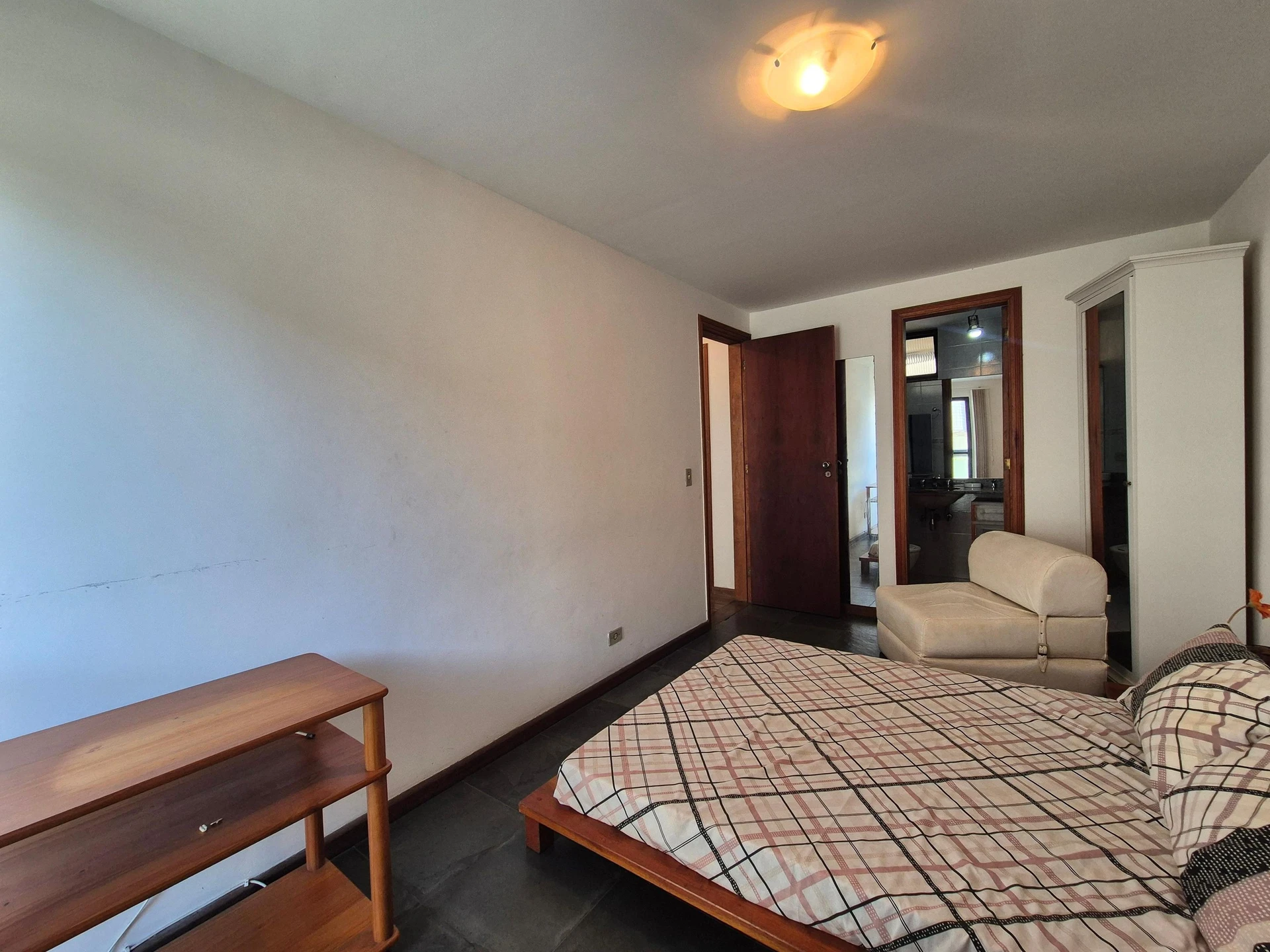 Glass-enclosed balcony in a 2-bedroom apartment, 84 m² — photo 24