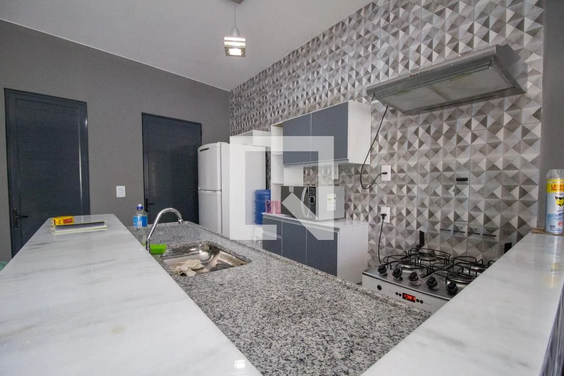 Furnished house with 2 en-suite bedrooms and gas kitchen — photo 10